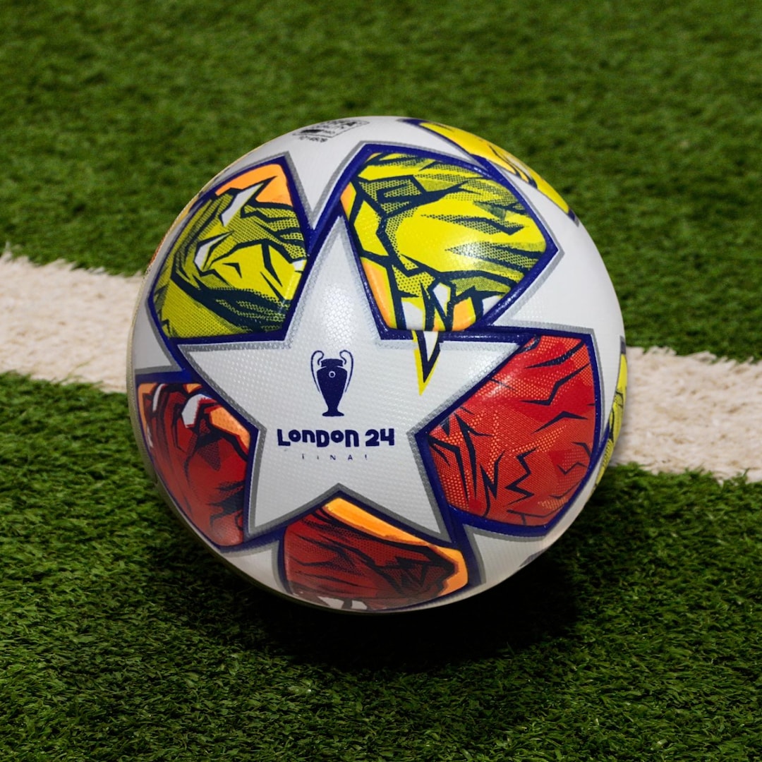 Champions league London Soccer ball 2024